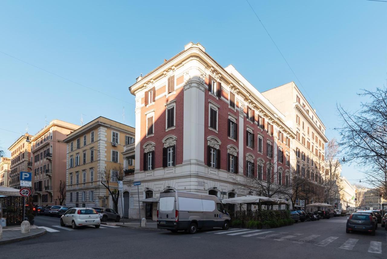 Guesthost - Residence Borgognoni Apartments, Rome